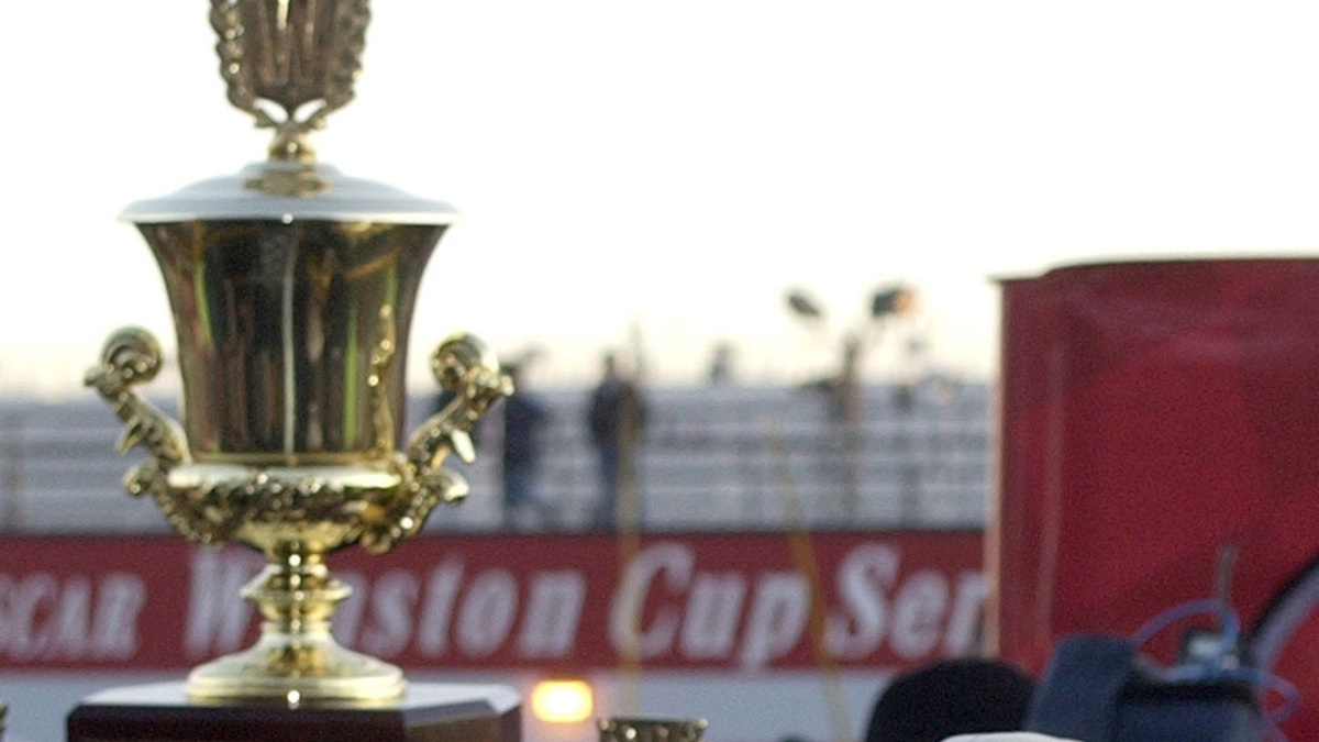 Kyle Larson enters Martinsville NASCAR race holding 73-point lead