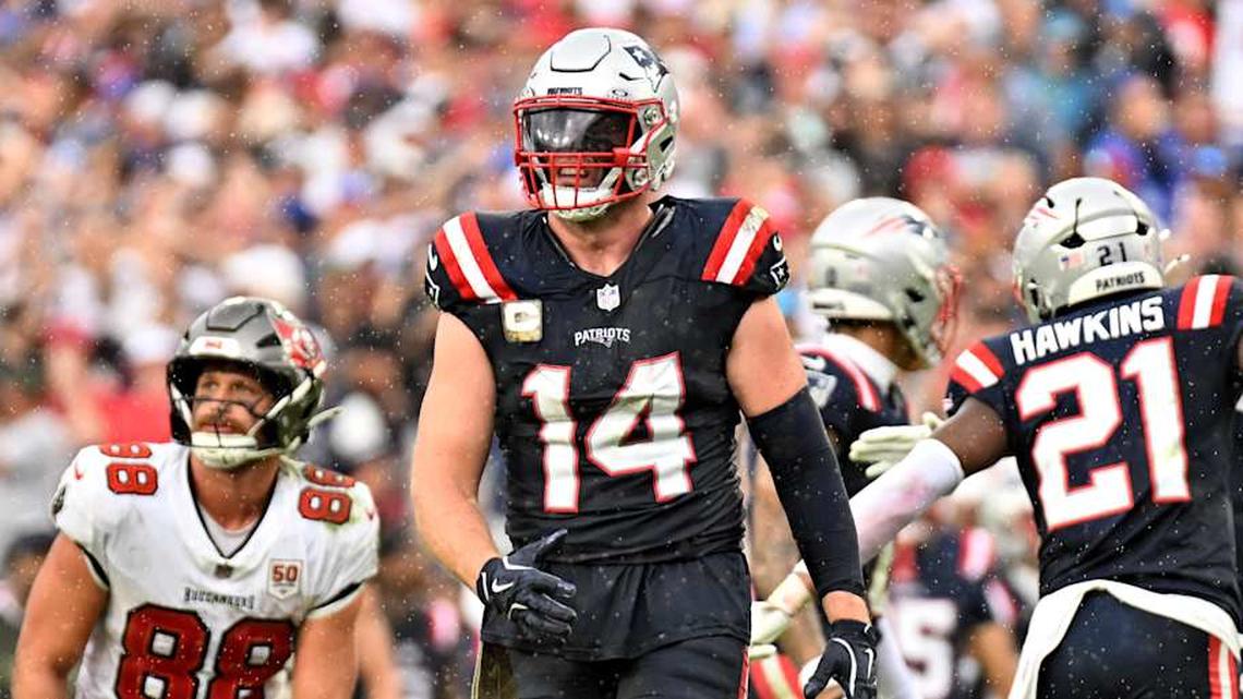  Nov 9, 2025; Tampa, Florida, USA; New England Patriots linebacker Robert Spillane (14) walks upfield during the fourth quarter against the Tampa Bay Buccaneers at Raymond James Stadium. Mandatory Credit: Jonathan Dyer-Imagn Images | Jonathan Dyer-Imagn Images 