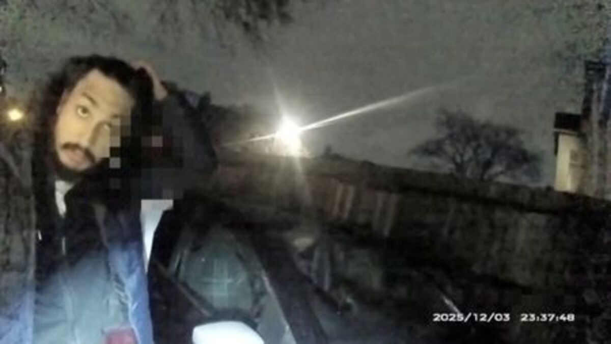 Vickrum Digwa, who was sentenced to life in prison on June 1, 2026, over the killing of Henry Nowak, appears in Southampton, Britain, December 3, 2025, in this still image from a video obtained by Reuters on June 3, 2026. Hampshire and Isle of Wight Constabular/Handout via REUTERS   THIS IMAGE HAS BEEN SUPPLIED BY A THIRD PARTY. UNITED KINGDOM OUT. NO COMMERCIAL OR EDITORIAL SALES IN UNITED KINGDOM. NO RESALES. NO ARCHIVES. MANDATORY CREDIT. PIXELLATED AT SOURCE. OVERLAY FROM SOURCE.