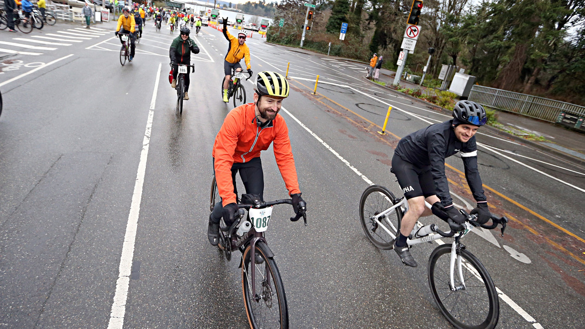 Thousands of cyclists leaving Seattle for Portland on Saturday morning 
