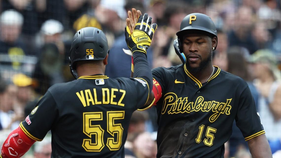 Pirates post 12 runs, 15 hits to hand Cubs 10th straight loss