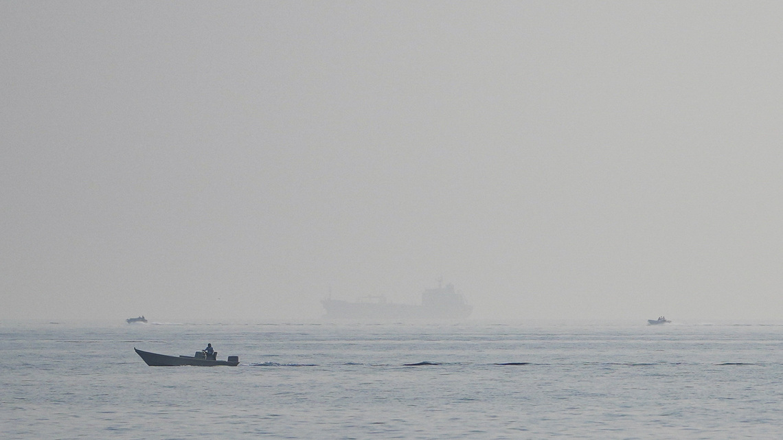 Gulf states back plan to let Iran collect voluntary fees to use Hormuz 