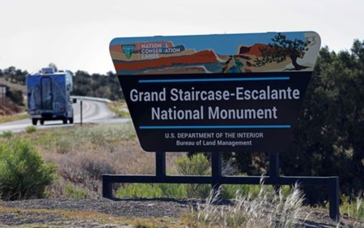 FILE PHOTO: The entrance to Grand Staircase-Escalante National Monument is seen outside of Escalante, Utah, U.S. May 17, 2017. Picture taken May 17, 2017.   REUTERS/Bob Strong/File Photo