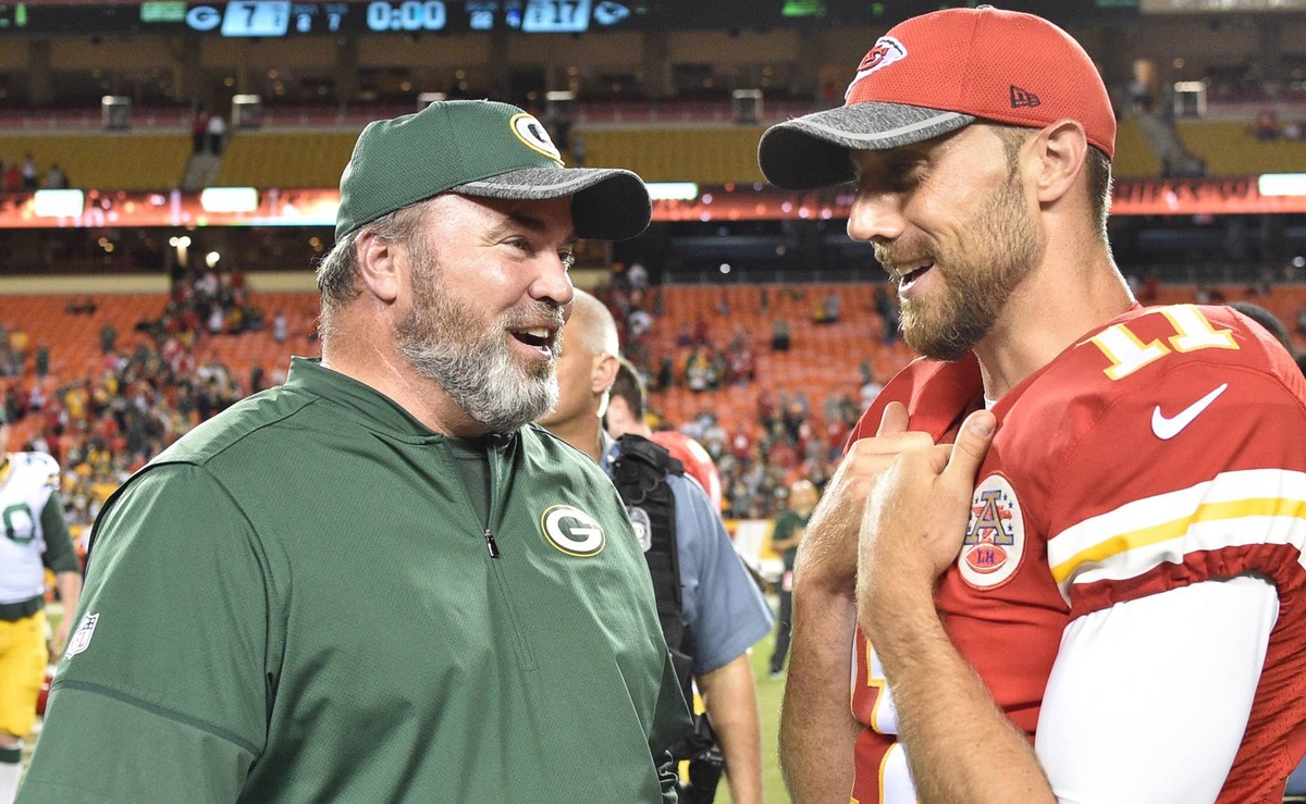  Sep 1, 2016; Kansas City, MO, USA; Green Bay Packers head coach Mike McCarthy talks with Kansas City Chiefs quarterback Alex Smith (11) after the game at Arrowhead Stadium. The Chiefs won 17-7. Mandatory Credit: Denny Medley-USA TODAY Sports reuters.com,2016:newsml_MT1USATODAY9513524:736274344