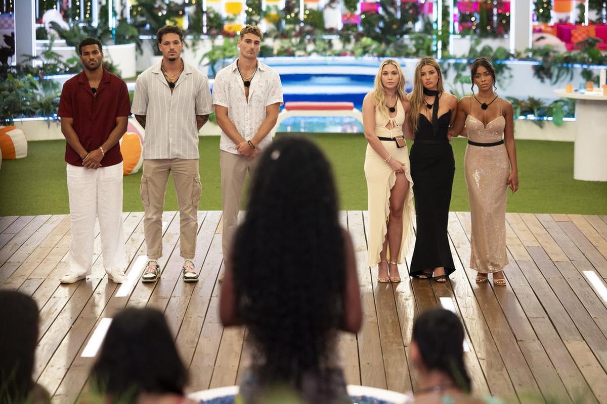 LOVE ISLAND USA -- Episode 718 -- Pictured: (l-r) Jeremiah Brown, Jose Pepe Garcia-Gonzalez, Austin Shepard, Hannah Fields, Iris Kendall, Amaya Espinal -- (Photo by: Ben Symons/Peacock)