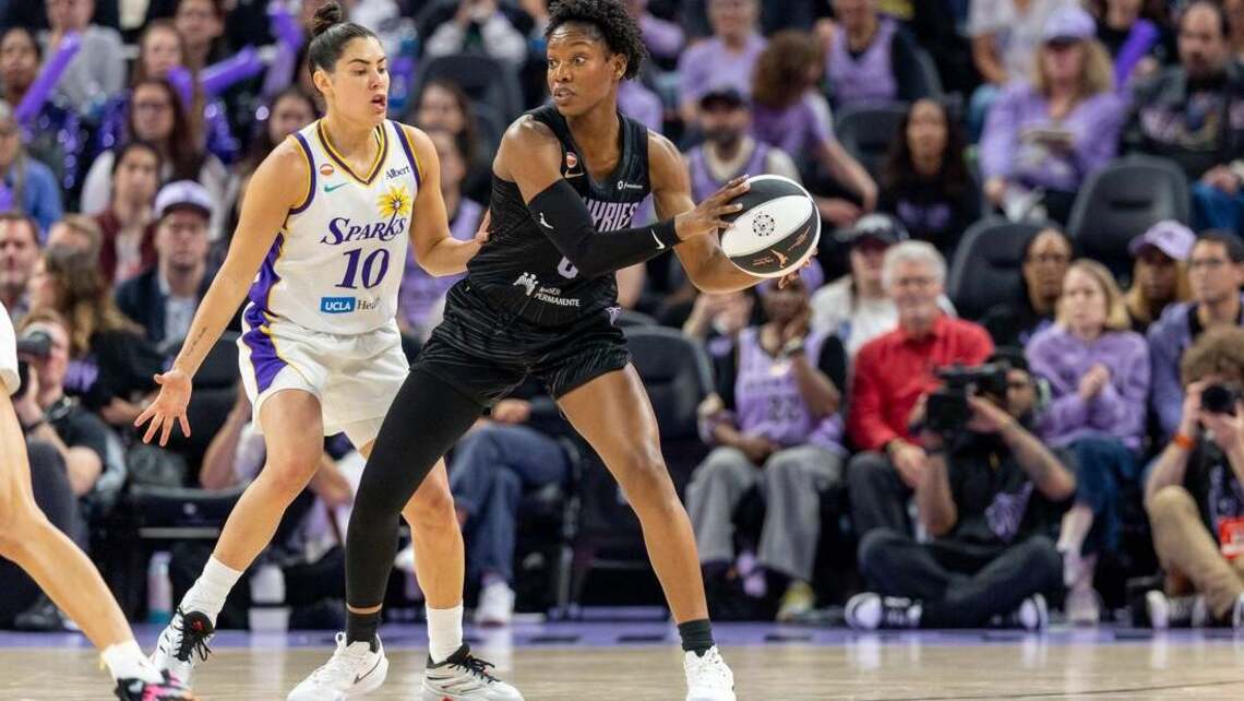 Valkyries hold cold-shooting Kelsey Plum in check, blow out Sparks