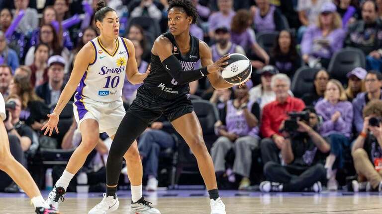 Valkyries hold cold-shooting Kelsey Plum in check, blow out Sparks 