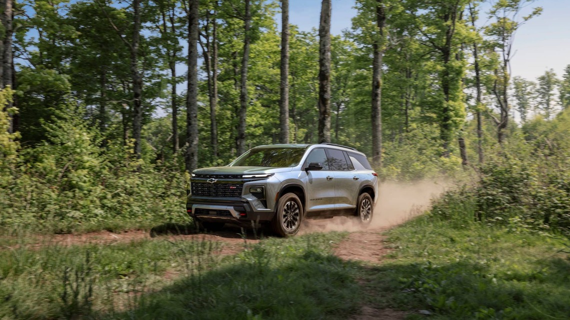 2026 Buick Enclave vs. Chevrolet Traverse: One Makes a Stronger Case for Your $47,000 