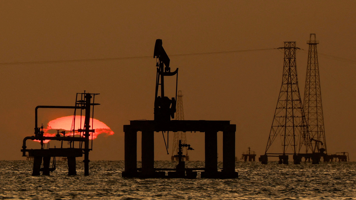 Venezuela's assembly backs oil deal announced with U.S