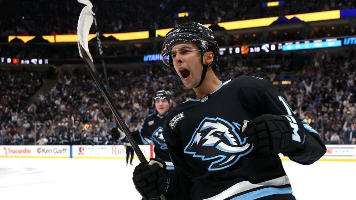 Dylan Guenther scores twice as Mammoth hammer Blackhawks 