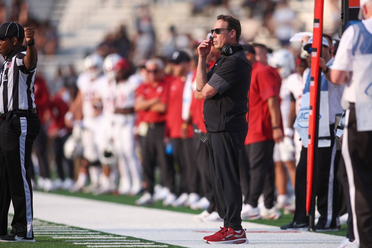  Temple Owls coach K.C. Keeler on the sideline against Georgia Tech at Bobby Dodd Stadium at Hyundai Field on Sept. 20, 2025, in Atlanta, Georgia. © Brett Davis-Imagn Images