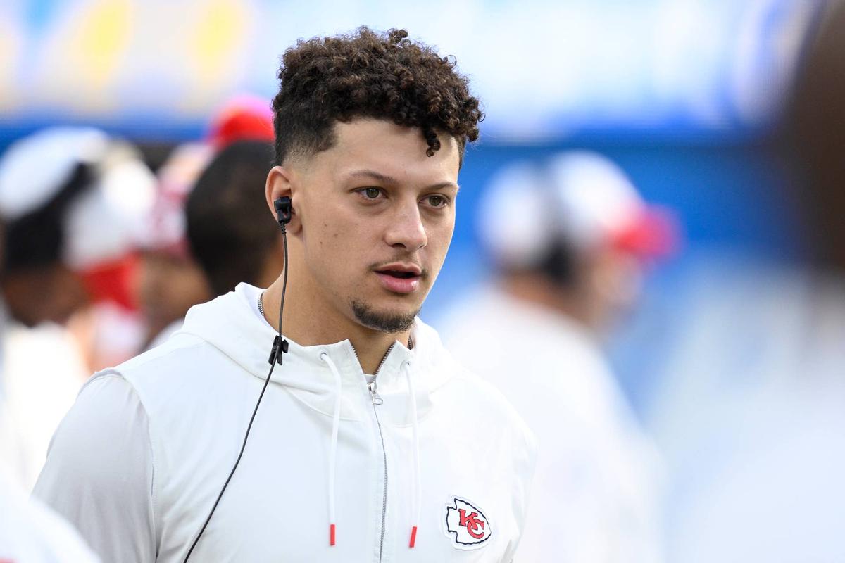  Kansas City Chiefs quarterback Patrick Mahomes (15). Orlando Ramirez-Imagn Images