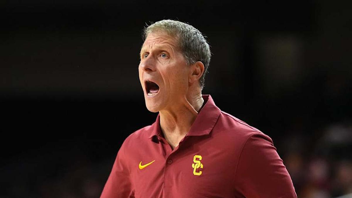  Jan 31, 2026; Los Angeles, California, USA; Southern California Trojans head coach Eric Musselman reacts against the Rutgers Scarlet Knights in the second half at Galen Center. Mandatory Credit: Kirby Lee-Imagn Images | Kirby Lee-Imagn Images 