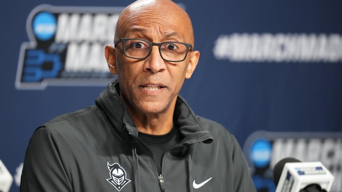 UCF extends coach Johnny Dawkins through 2028-29 