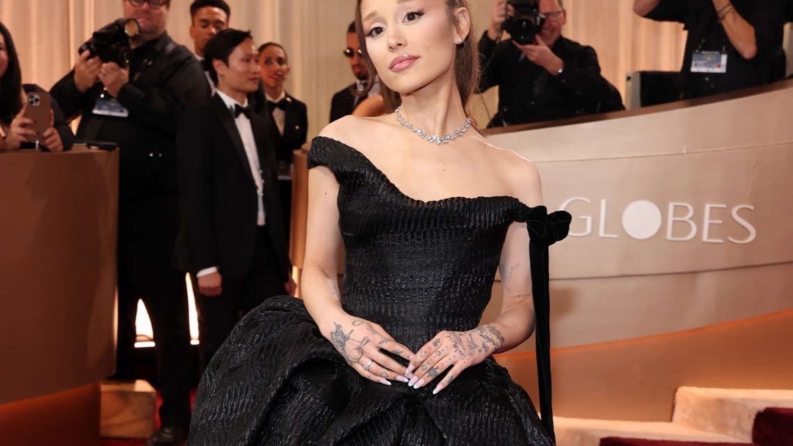 Ariana Grande 'Likes' Post About Being 'Healthier' Self Amid Break News 