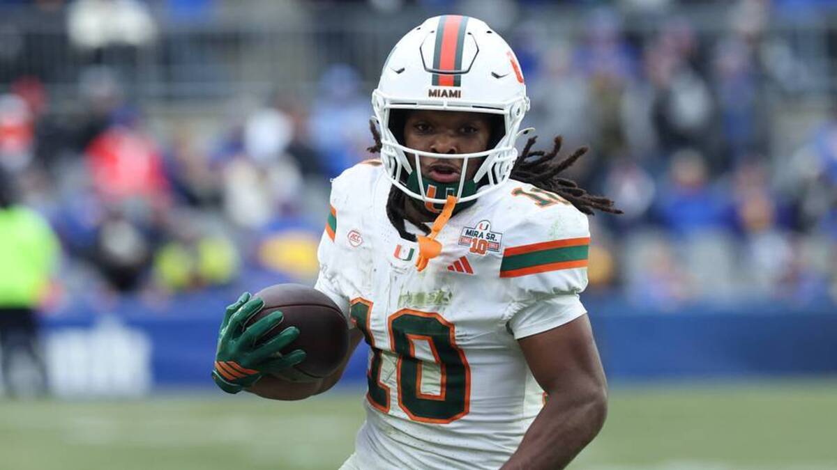  Nov 29, 2025; Pittsburgh, Pennsylvania, USA; Miami Hurricanes wide receiver Malachi Toney (10) runs against the Pittsburgh Panthers during the third quarter at Acrisure Stadium. Mandatory Credit: Charles LeClaire-Imagn Images | IMAGN IMAGES via Reuters Connect 