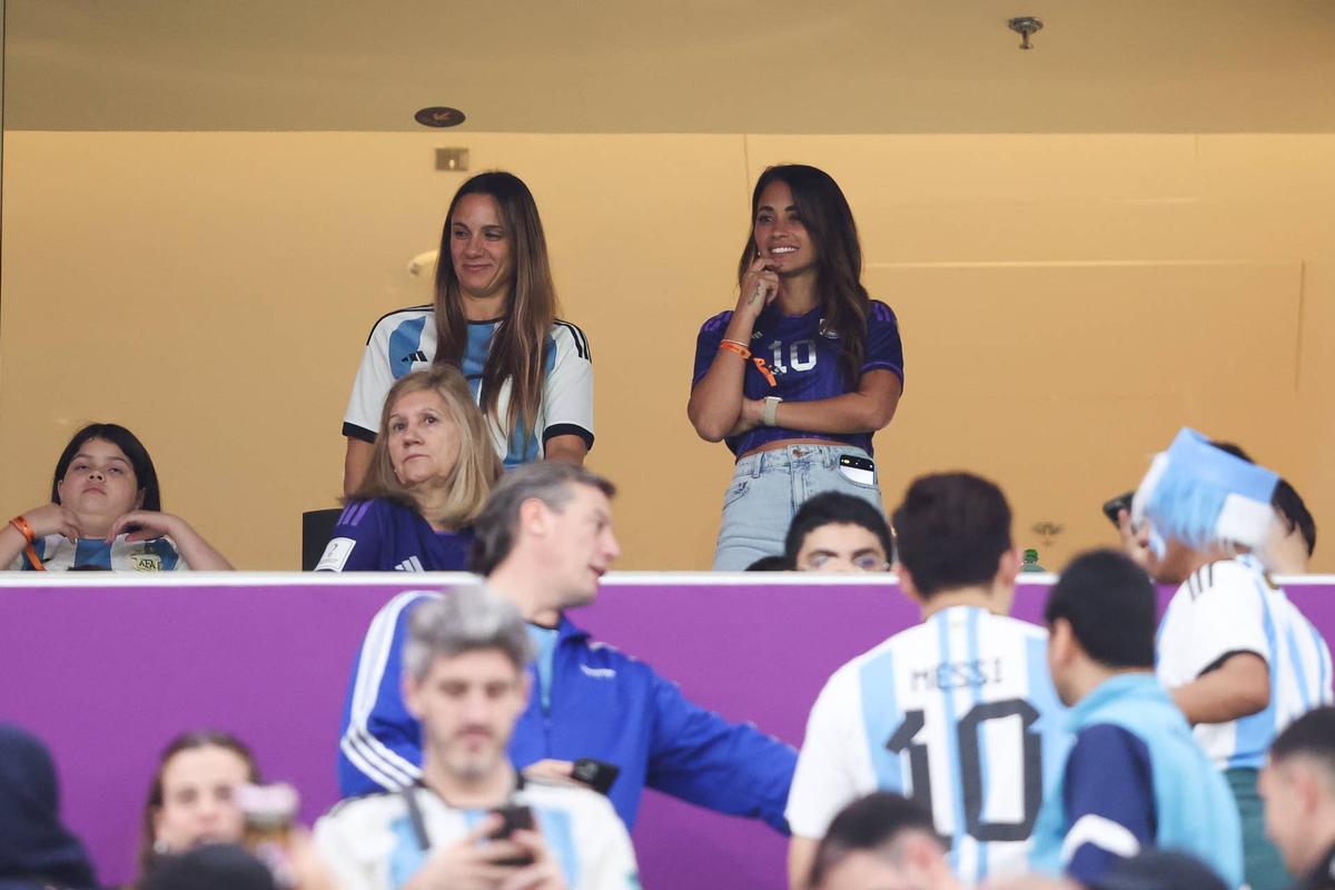  LUSAIL CITY, QATAR - DECEMBER 13: Antonela Roccuzzo, wife of Lionel Messi of Argentina looks on from the stands during the FIFA World Cup Qatar 2022 semi final match between Argentina and Croatia at Lusail Stadium on December 13, 2022 in Lusail City, Qatar. (Photo by Alex Livesey - Danehouse/Getty Images) 