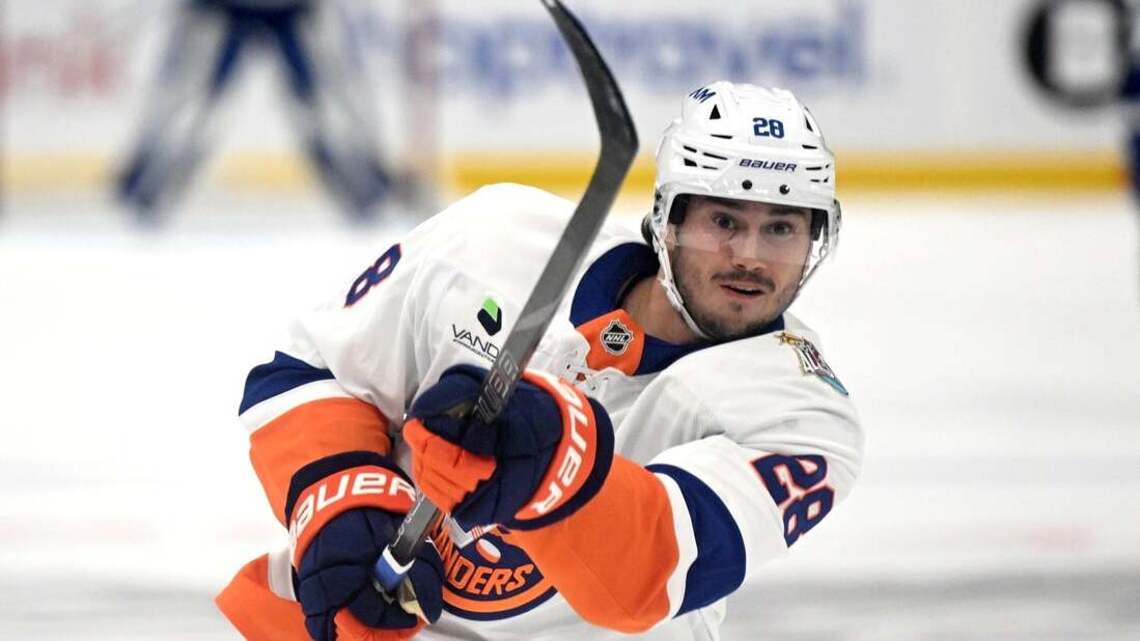 Islanders D Alexander Romanov (ACL) out 6-8 months 