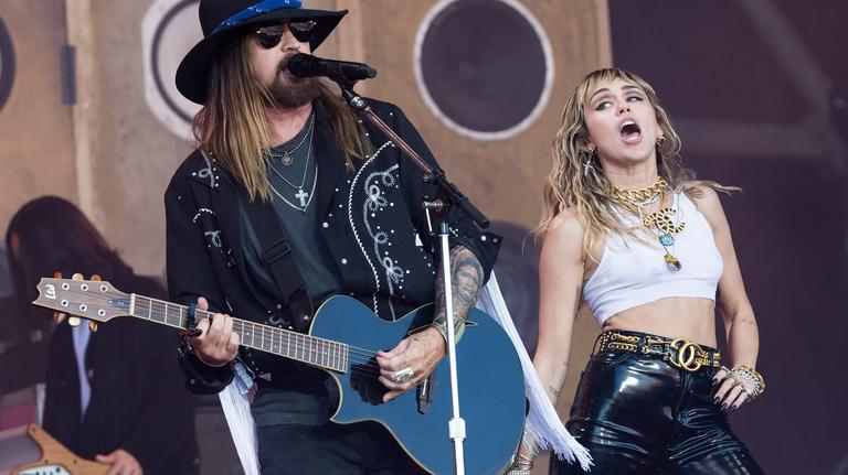 Billy Ray Cyrus Wants to 'Shine' Sidewalks Before Miley's Walk of Fame Honor 