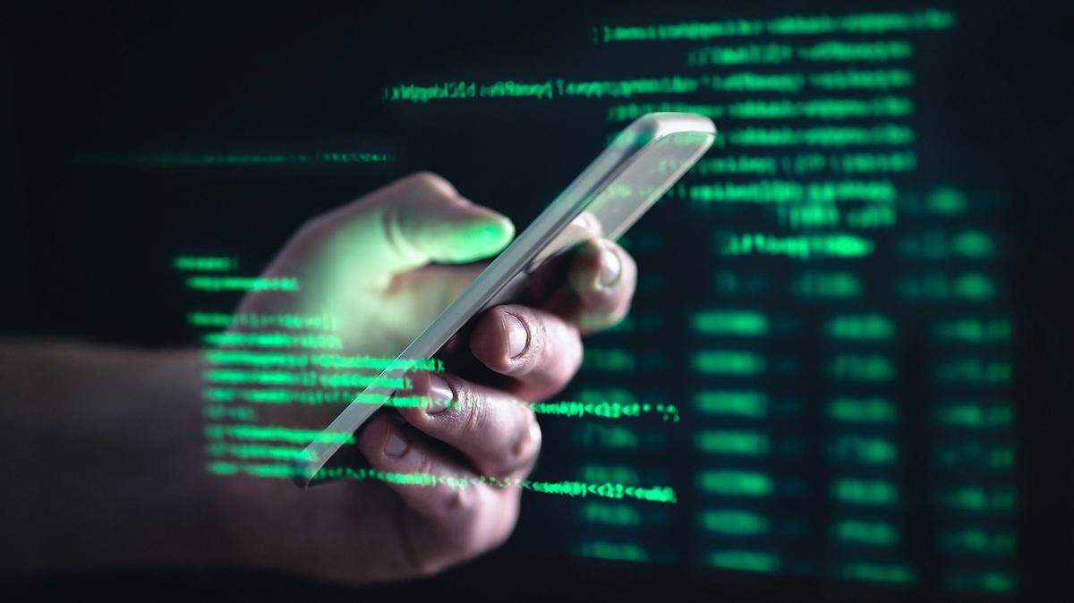 A new phishing scam includes invitations to events like a conference or birthday party and often have a link prompting users to view the invitation.  