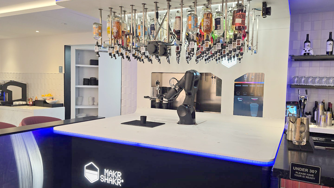 Minneapolis airport's new Portal Lounge has a robot bartender. Here's what it's like 