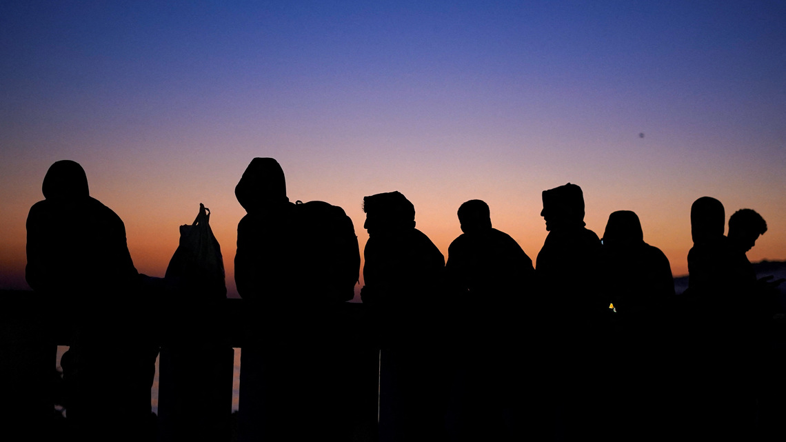 Spanish police launch operation to clear Ceuta migrants off beach