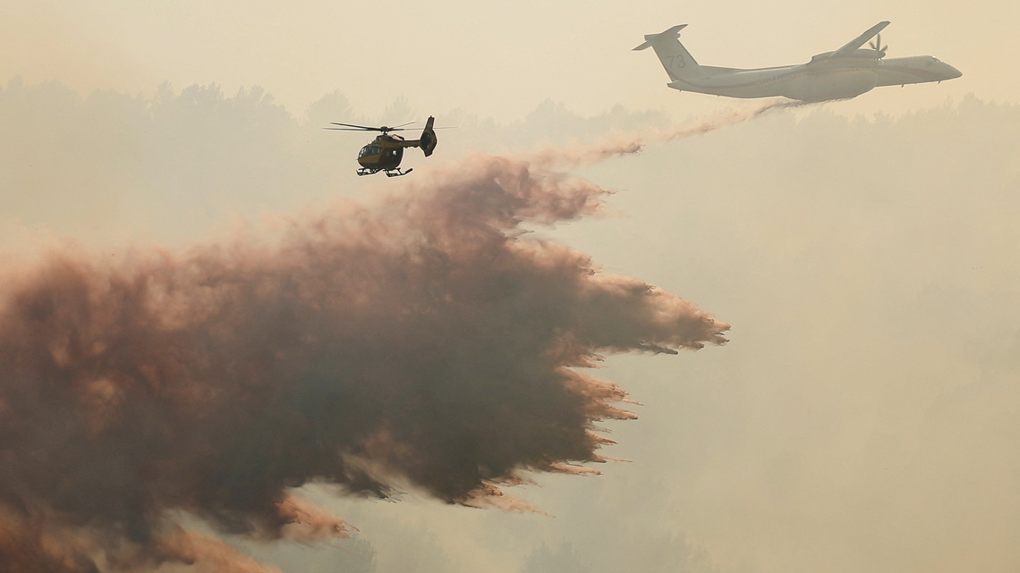 France wildfire forces thousands to flee as tinder box conditions persist in warming Europe 