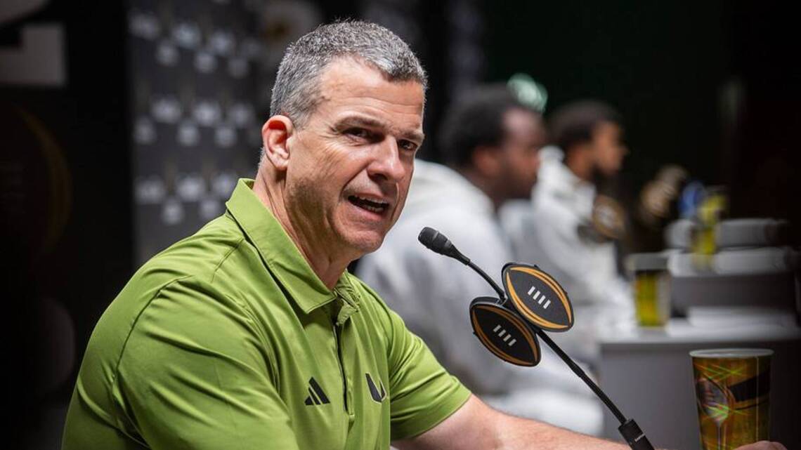 Mario Cristobal Assesses New Challenges After First Scrimmage of Fall Camp