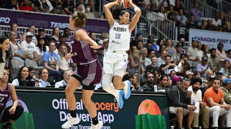 Janelle Salaun's career night lifts Valkyries past Tempo 