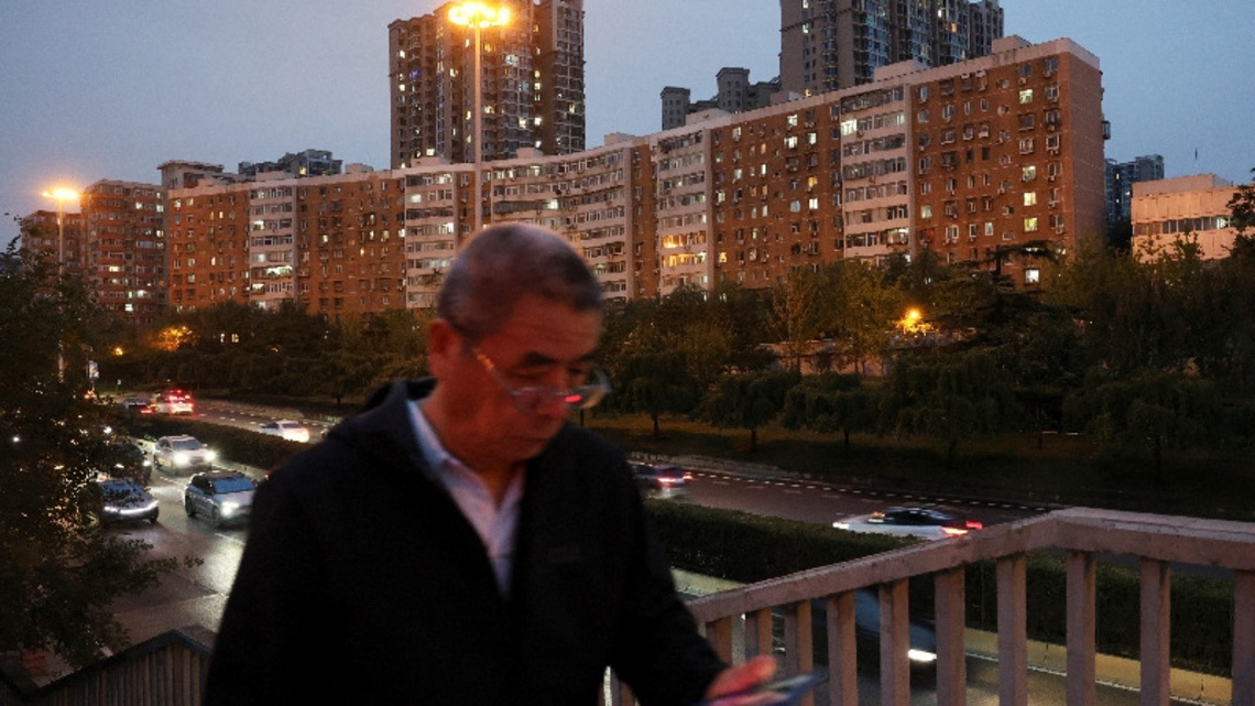 China home prices remain weak, keeping pressure on economy 