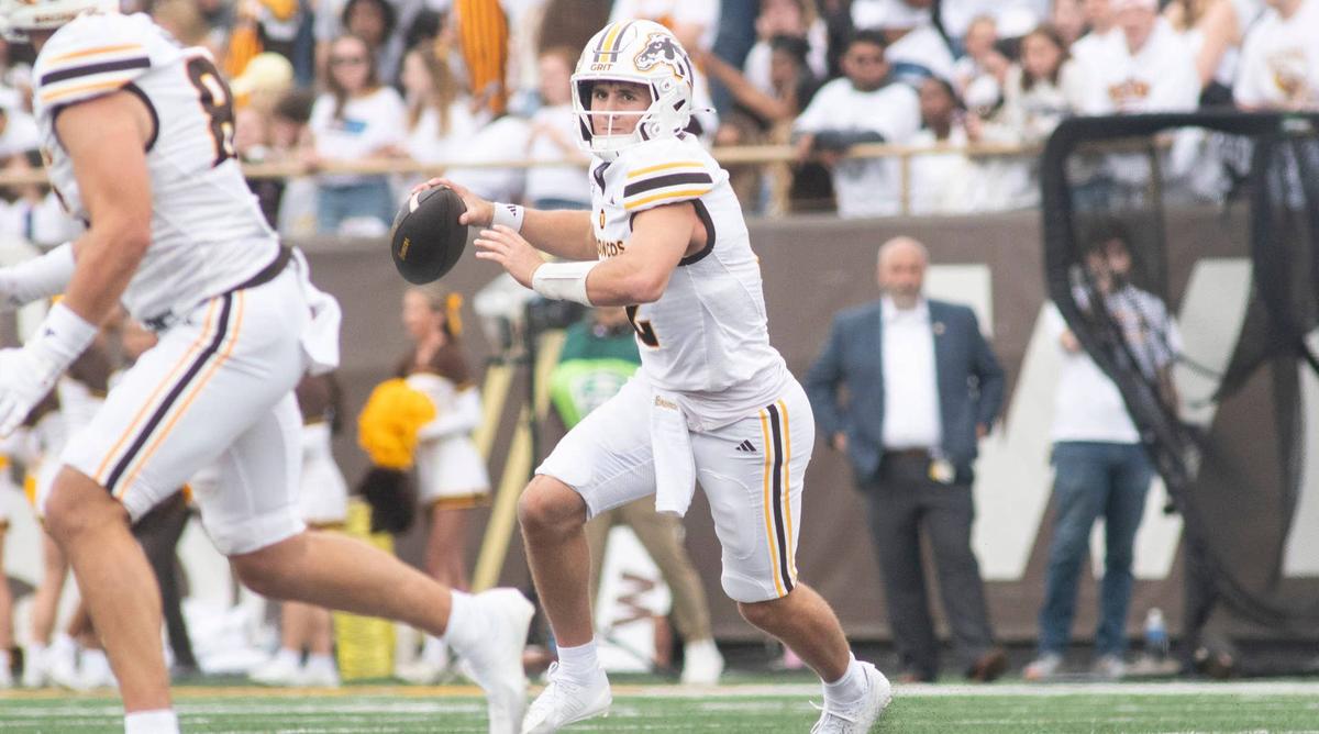  Western Michigan sophomore Broc Lowry throws a pass during the home-opening game against North Texas at Western Michigan University on Saturday, Sept. 6, 2025. © Becca Mahon/Battle Creek Enquirer / USA TODAY NETWORK via Imagn Images