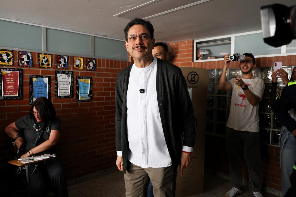 Colombian presidential candidate Ivan Cepeda of the Historic Pact party looks on at a polling station during the first round of the presidential election, in Bogota, Colombia May 31, 2026. REUTERS/Luisa Gonzalez