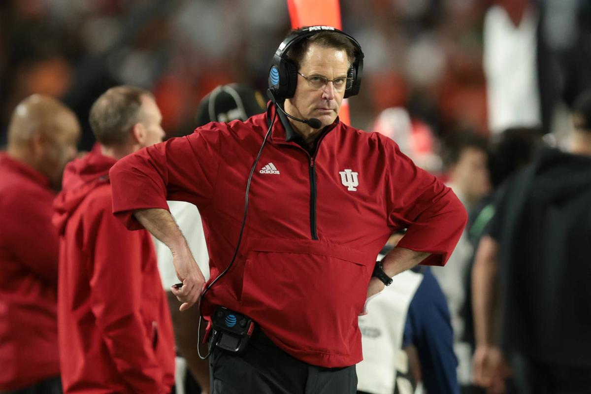  Indiana Hoosiers head coach Curt Cignetti looks on during the fourth quarter of the College Football Playoff National Championship Game against the Miami Hurricanes at Hard Rock Stadium on Jan. 19, 2026. Sam Navarro-Imagn Images