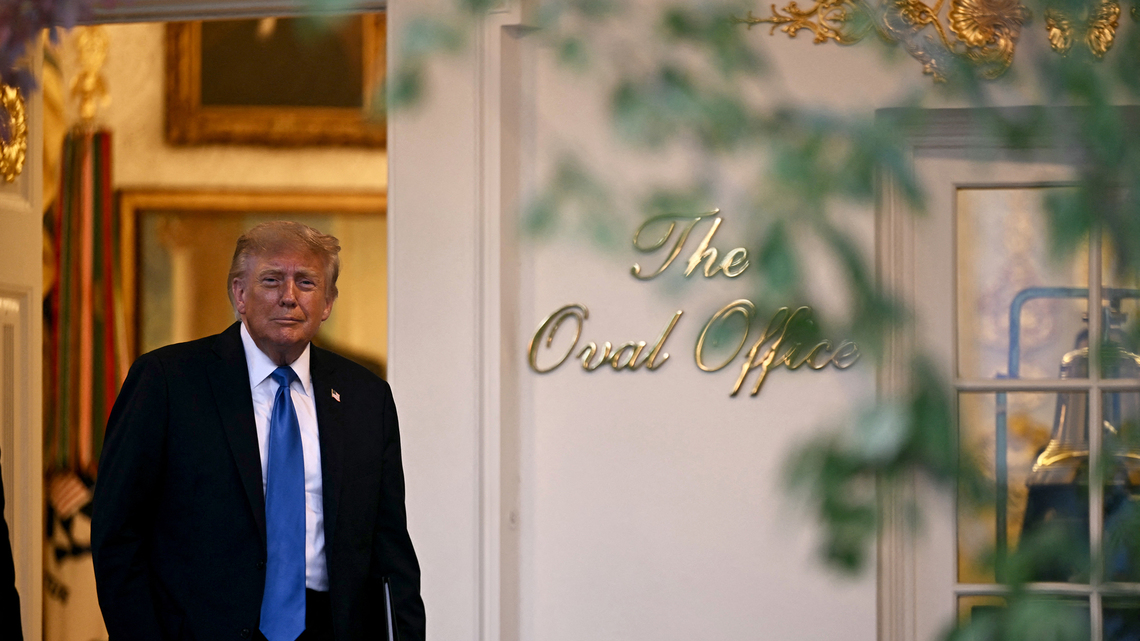 Jackie Calmes: Trump is turning off voters while trying to skew the election for the GOP 