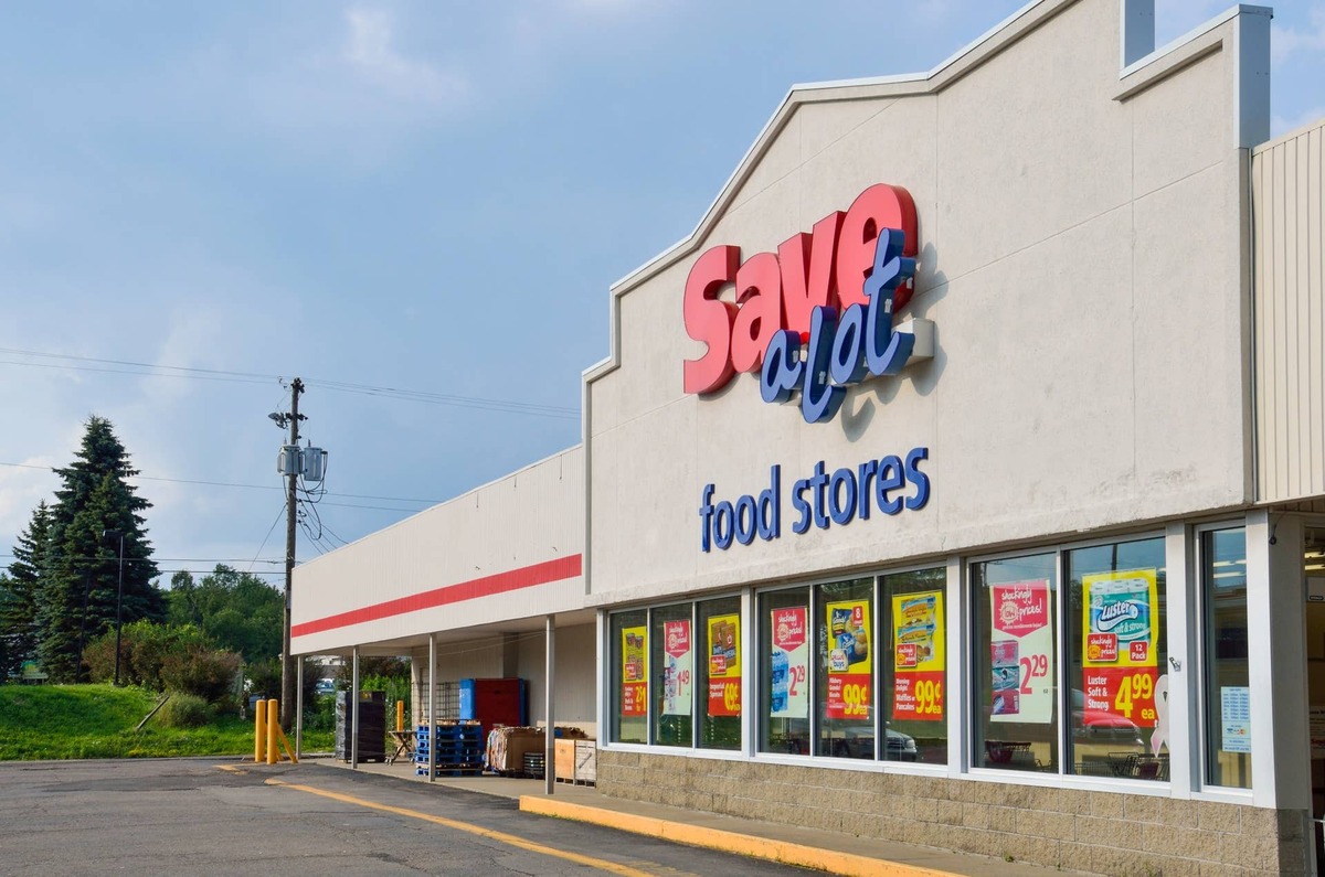  Save A Lot closes 100 stores and completely leaves three states. 