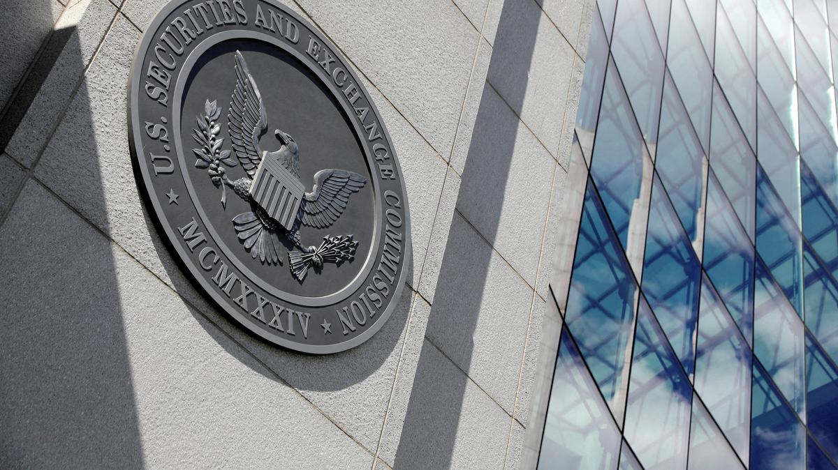 FILE PHOTO: The seal of the U.S. Securities and Exchange Commission (SEC) is seen at their headquarters in Washington, D.C., U.S., May 12, 2021. Picture taken May 12, 2021. REUTERS/Andrew Kelly/File Photo