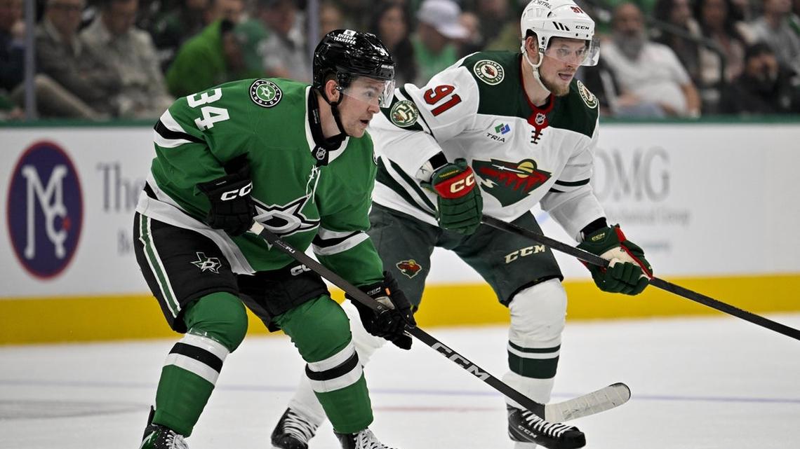 Jason Robertson's 3rd-period goal helps Stars rally past Wild  