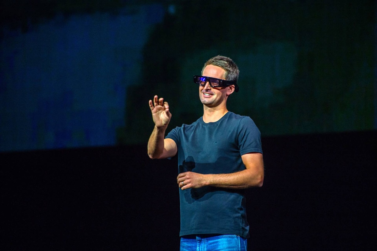  Snap unveils SPECS, a $2,195 standalone augmented reality computer for your face. 