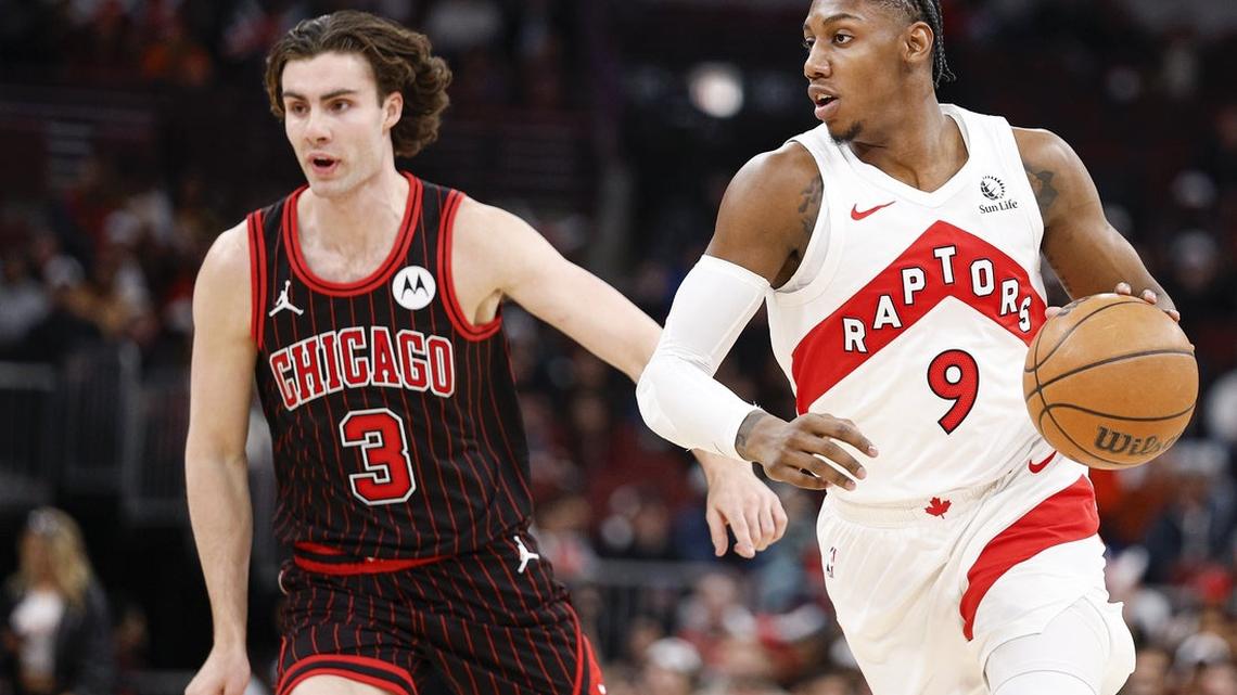 Balanced scoring attack helps Raptors complete season sweep of Bulls 