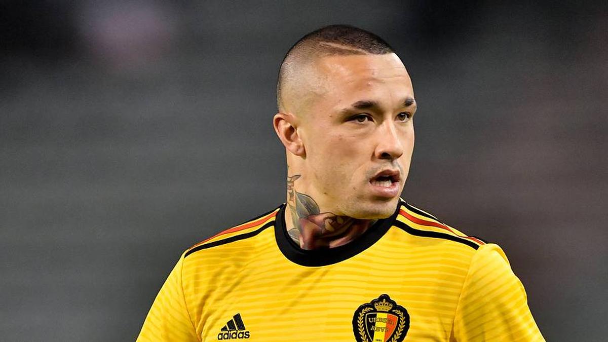  Radja Nainggolan stood out with a distinctive look. | Johan Eyckens/Soccrates/Getty Images 