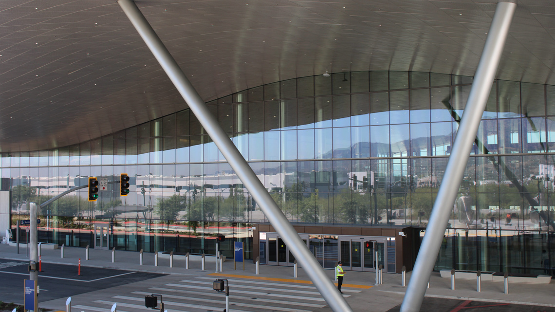 Travelers, see what's changed at Hollywood Burbank's new terminal 