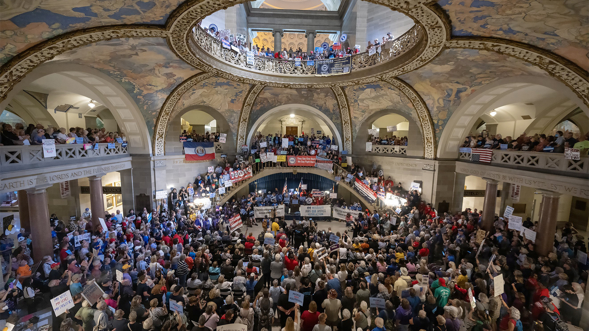 Protesters packed the rotunda of the Missouri statehouse to protest the gerrymandering the state’s congressional map on Sept. 10, 2025, in Jefferson City, Missouri. (Tammy Ljungblad/The Kansas City Star/TNS)