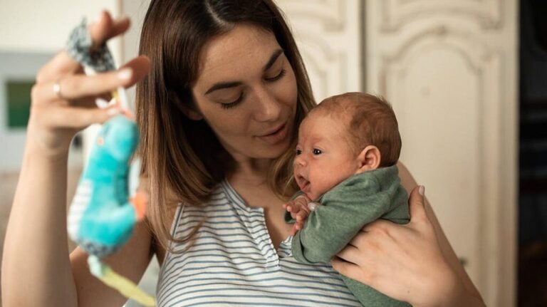 Baby talk helps infants' brains process language earlier: study