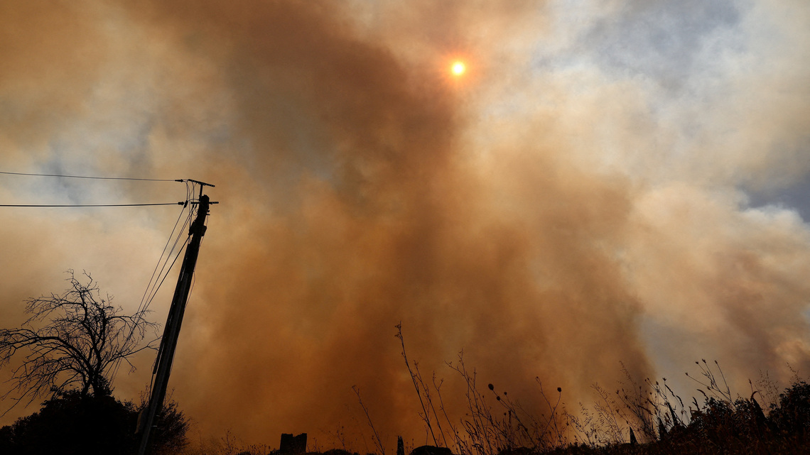 France wildfire forces thousands to flee as tinder box conditions persist in warming Europe 