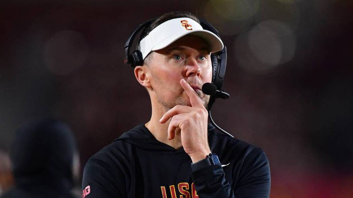  Nov 7, 2025; Los Angeles, California, USA; Southern California Trojans head coach Lincoln Riley watches game action against the Northwestern Wildcats during the second half at the Los Angeles Memorial Coliseum. Mandatory Credit: Gary A. Vasquez-Imagn Images | Gary A. Vasquez-Imagn Images 