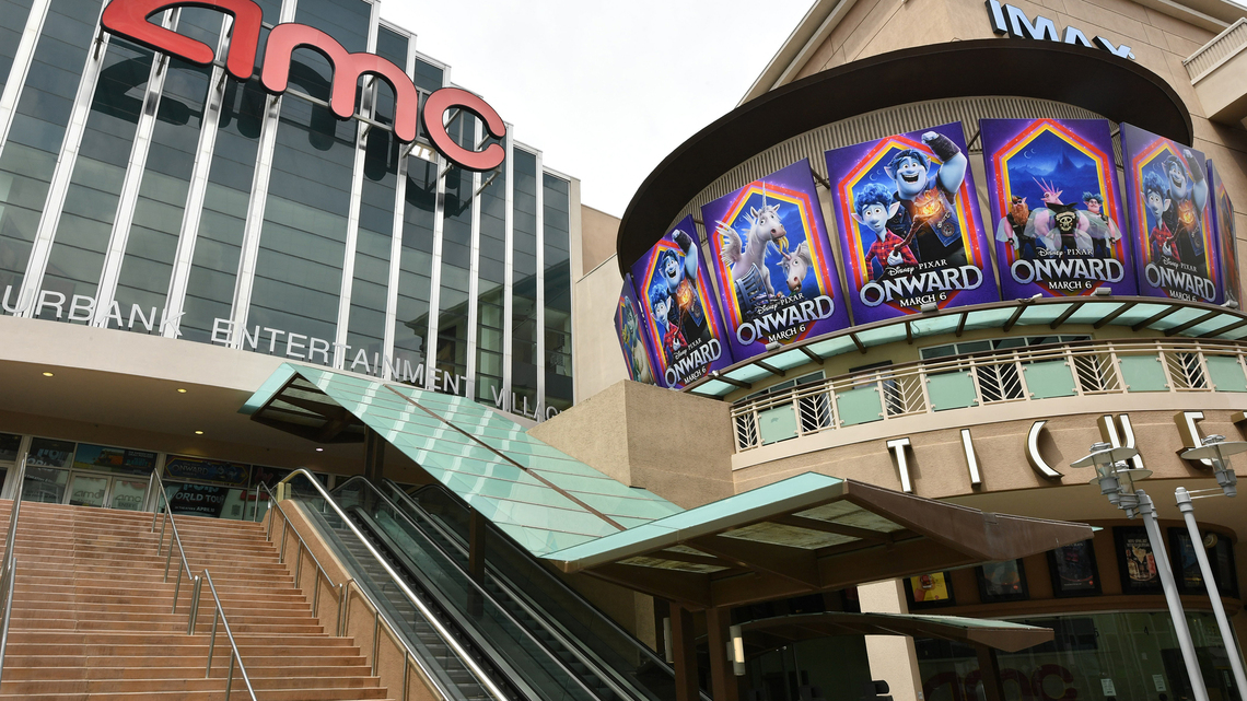 Man arrested after allegedly pepper-spraying fellow filmgoer for using phone during movie 