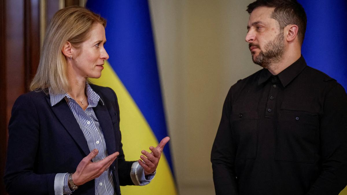 FILE PHOTO: Ukraine's President Volodymyr Zelenskiy and High Representative for Foreign Affairs and Security Policy Kaja Kallas attend a joint press conference, amid Russia's attack on Ukraine, in Kyiv, Ukraine, October 13, 2025. REUTERS/Alina Smutko/File Photo