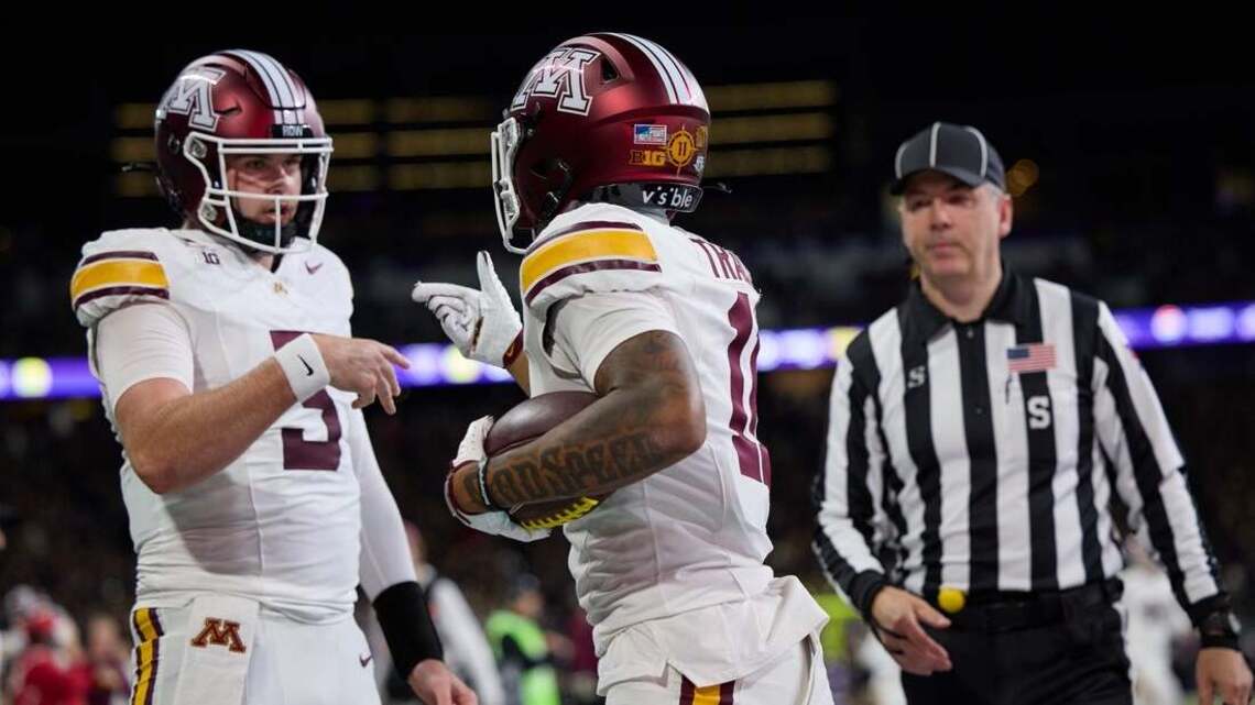 Minnesota goes up early, holds off Washington in Big Ten opener 