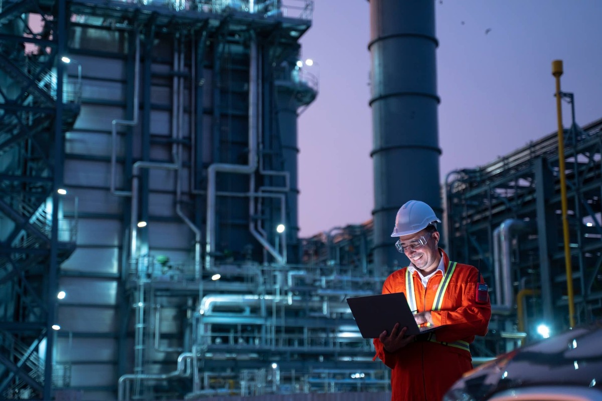  Wolfe Research says Chevron's summer pullback has opened an entry point for energy investors. 