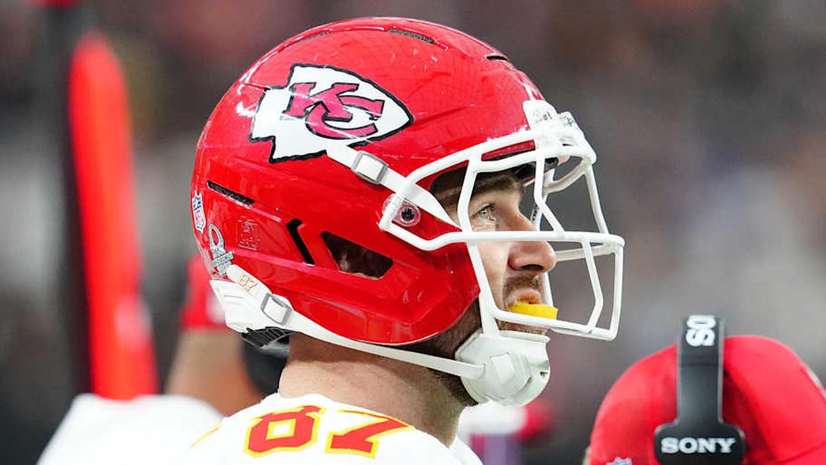  Jan 4, 2026; Paradise, Nevada, USA; Kansas City Chiefs tight end Travis Kelce (87) watches a play against the Las Vegas Raiders from the sideline during the second quarter at Allegiant Stadium. Mandatory Credit: Stephen R. Sylvanie-Imagn Images | Stephen R. Sylvanie-Imagn Images 